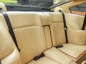 Image 12/75 de Aston Martin V8 Vantage (1985)