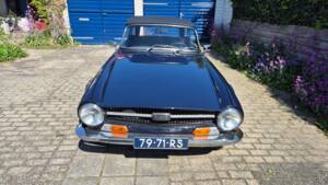 Image 2/100 of Triumph TR 6 PI (1971)