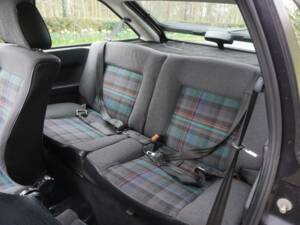 Image 14/18 of Volkswagen Scirocco II GT (1990)