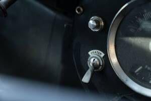 Image 22/35 of Austin FX 4 D London Taxi (1961)