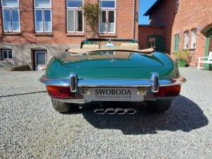 Bild 8/15 von Jaguar E-Type V12 (1973)