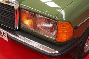 Bild 28/54 von Mercedes-Benz 250 T (1979)