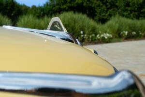 Image 23/50 of Studebaker Champion Regal DeLuxe Convertible (1950)