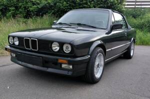 Image 1/53 of BMW 320i (1989)