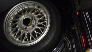 Bild 9/9 von BMW 325i (1990)