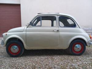 Image 29/59 of FIAT 500 R (1973)