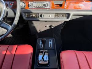 Image 17/32 of Mercedes-Benz 300 SEL 6.3 (1970)