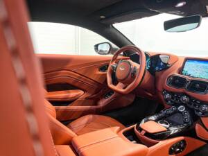 Bild 17/25 von Aston Martin V12 Vantage (2022)