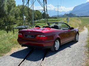 Immagine 5/19 di Mercedes-Benz CLK 230 Kompressor (1999)