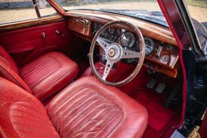 Image 2/50 of Jaguar Mk II 3.8 (1960)
