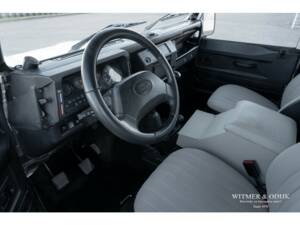 Image 6/22 of Land Rover Defender 90 (1996)