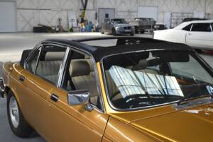 Image 9/47 of Daimler Sovereign 4.2 (1982)