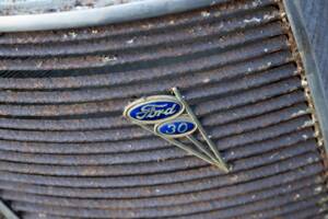 Image 38/134 of Ford V8 (1937)