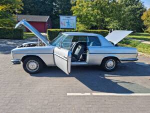 Imagen 8/8 de Mercedes-Benz 250 C (1969)