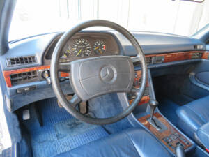 Bild 11/18 von Mercedes-Benz 380 SEC (1982)