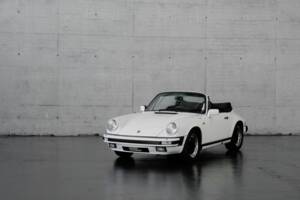 Image 2/46 de Porsche 911 Carrera 3.2 (1984)