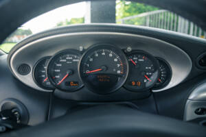 Image 33/51 of Porsche 911 GT2 (2001)