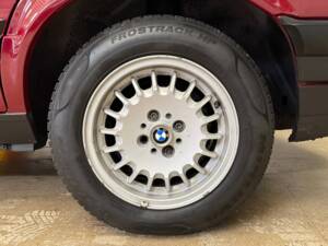 Afbeelding 18/20 van BMW 316i (1990)