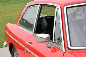 Image 46/50 of MG MGB GT (1974)