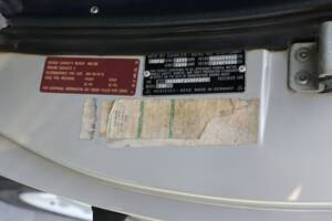 Image 9/50 de Mercedes-Benz 560 SL (1988)