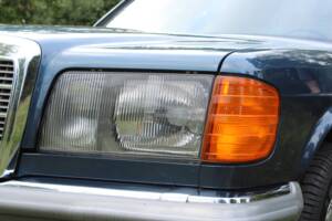 Image 7/51 de Mercedes-Benz 500 SE (1984)