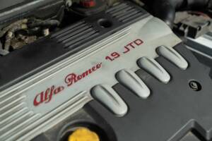 Afbeelding 50/50 van Alfa Romeo 147 1.9 JTD (2007)