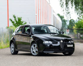 Image 2/36 of Alfa Romeo 147 3.2 GTA (2003)