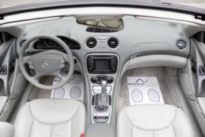 Imagen 23/38 de Mercedes-Benz SL 350 (2003)