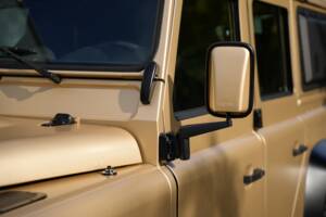 Bild 12/58 von Land Rover Defender 110 (2013)