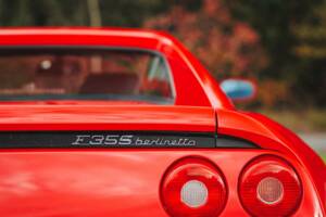 Image 13/50 de Ferrari F 355 Berlinetta (1998)