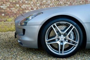 Image 41/50 of Mercedes-Benz SLS AMG (2011)