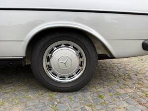 Bild 32/34 von Mercedes-Benz 250 lang (1983)