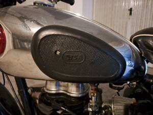 Image 18/24 of BSA C 11, C 12 (1957)