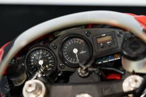 Image 33/42 de Honda RVF 750 (1994)