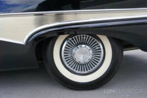 Image 22/77 of Ford Fairlane 500 Club Victoria (1958)