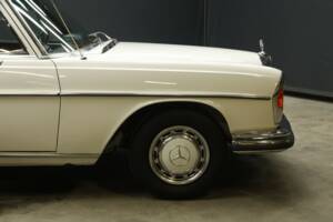 Bild 40/50 von Mercedes-Benz 280 SE (1970)