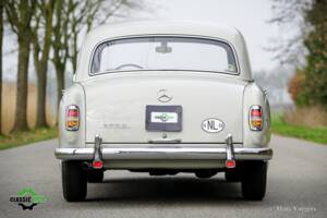 Bild 41/44 von Mercedes-Benz 220 S (1958)