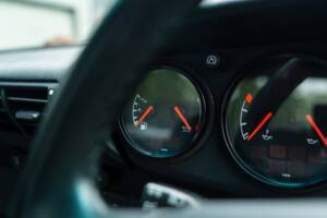 Image 36/68 of Porsche 911 Carrera (1997)