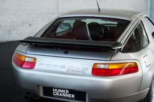Image 35/50 of Porsche 928 GT (1989)
