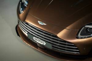 Bild 49/51 von Aston Martin DB12 Volante (2024)