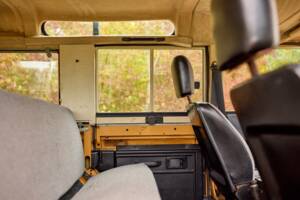 Image 19/42 of Land Rover 110 (1984)