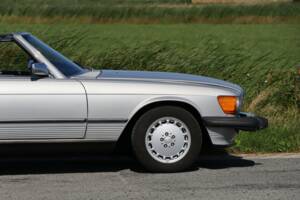 Image 26/50 de Mercedes-Benz 560 SL (1988)