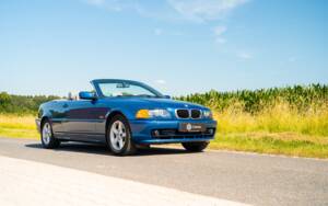 Image 4/31 of BMW 325Ci (2001)