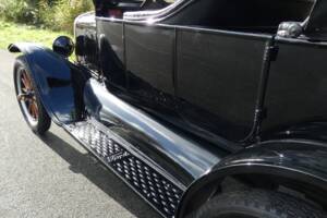 Image 21/41 of Ford Model T Touring (1925)
