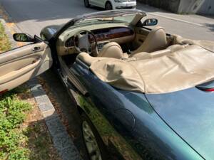 Image 8/13 of Jaguar XKR (1999)