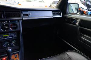 Image 21/38 of Mercedes-Benz 190 E 2.5-16 (1992)