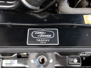 Image 32/47 of Land Rover Defender 90 Works V8 (2013)