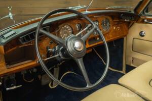 Image 13/19 of Rolls-Royce Silver Cloud III (1965)