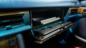 Immagine 25/31 di Mercedes-Benz 500 SEL (1987)