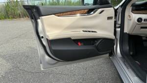 Image 11/54 of Maserati Quattroporte GTS (2015)